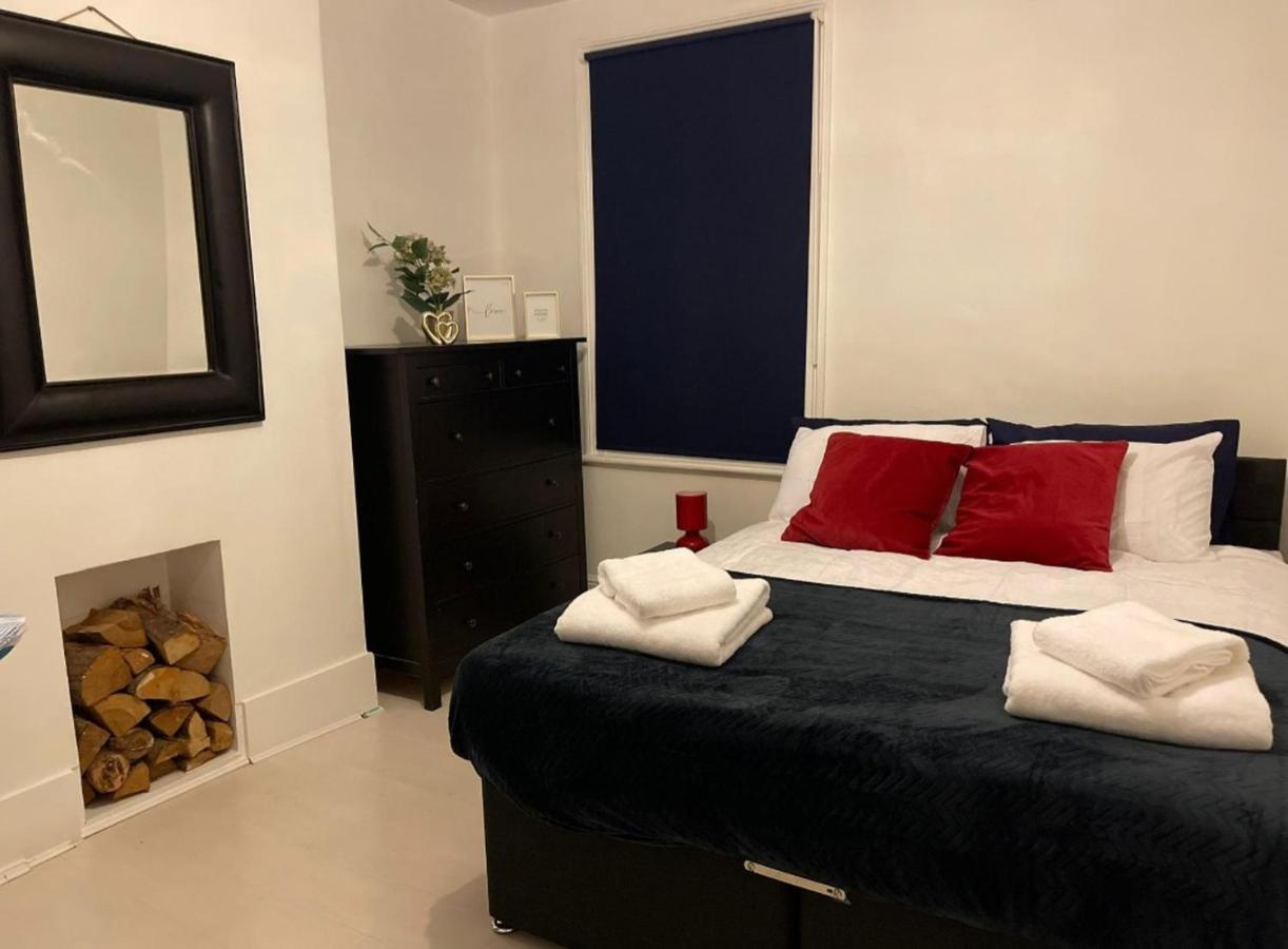 Lovely Large London Apartment Near Stratford Buitenkant foto